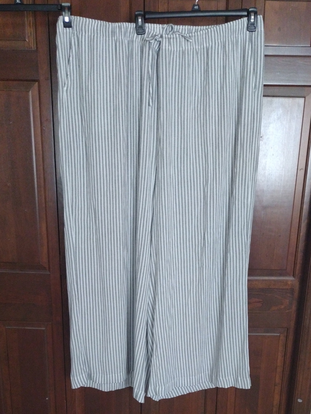 5 Torrid Wide leg Drawstring Pants Flowy Lightweight Striped White Black